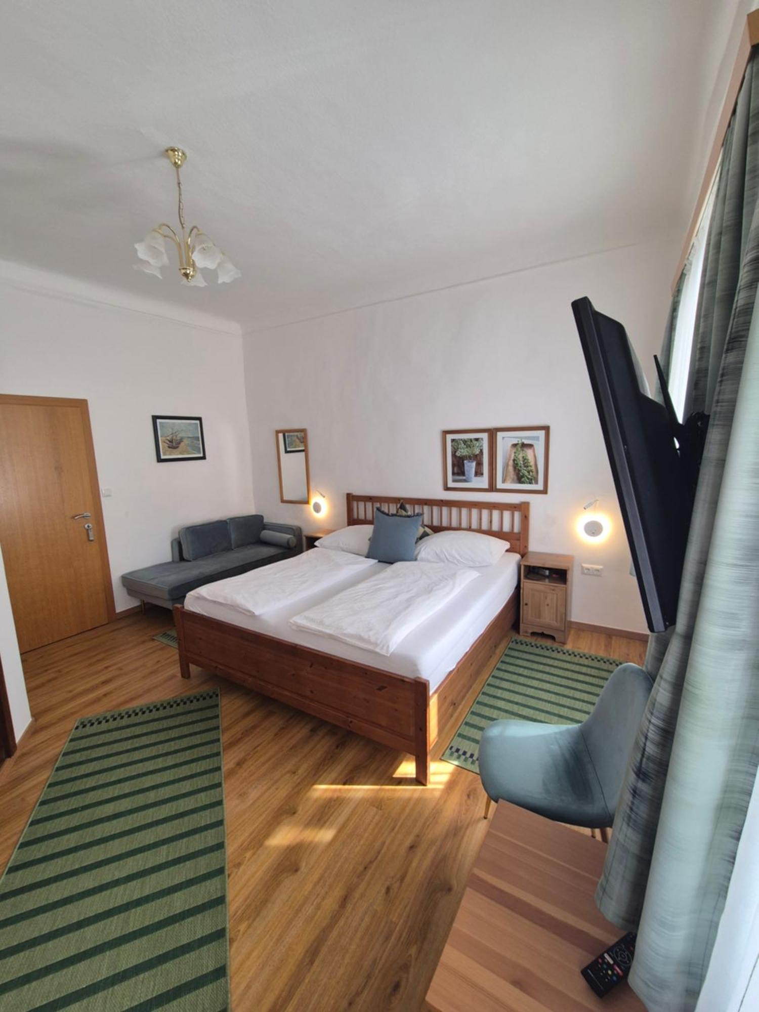 Zur Sonne Hotel *
